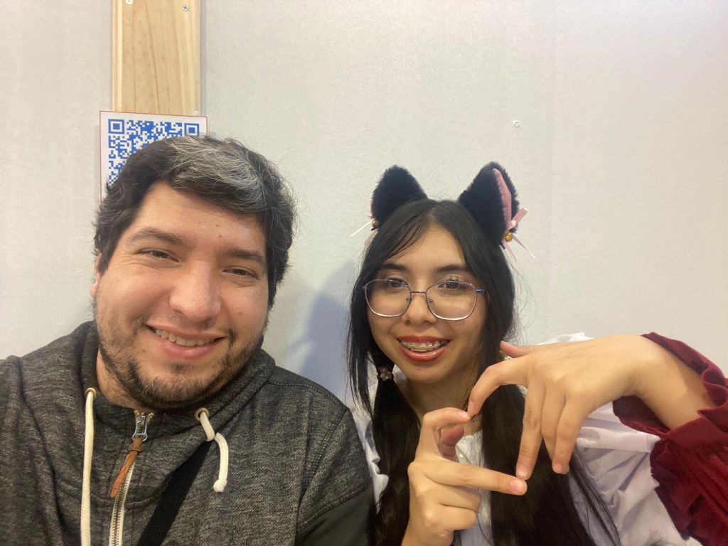 Autorretrato donde aparecemos Seol, la maid -a la derecha- y Su Servidor Ciro Noor -a la izquierda-.